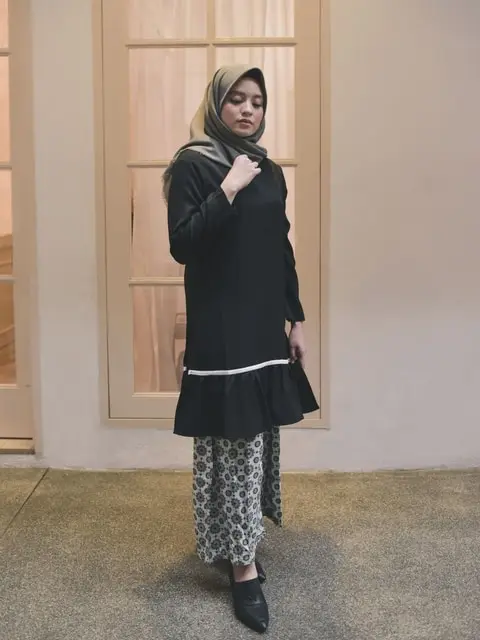 Black kurta & skirt set